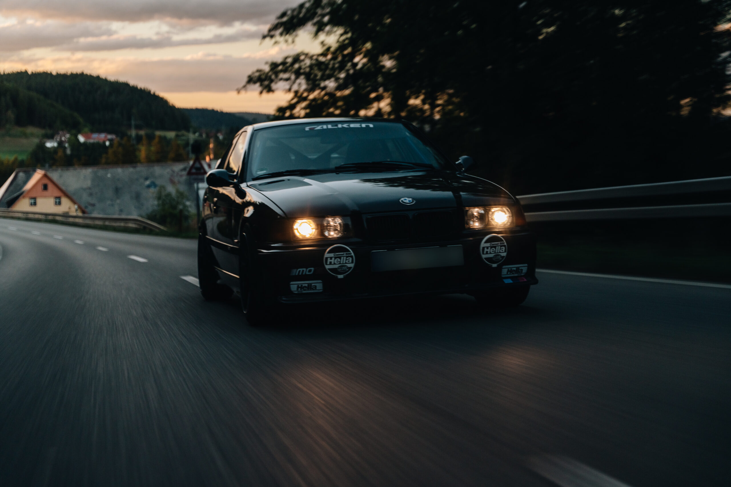 BMW E30 vs E36